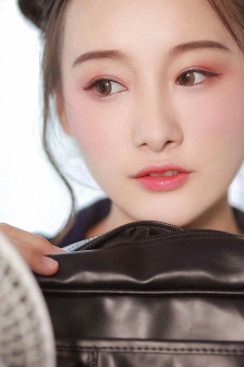 邻居的妻子在线