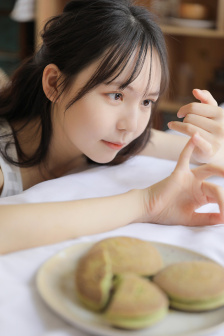 一吻二脱三床四吻胸