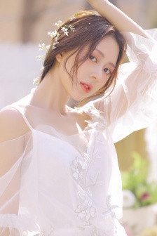坐在又大又硬的上面写作业做作文